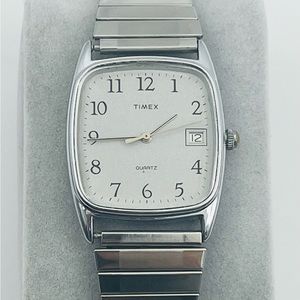 Timex silver tone retro vintage 28x30mm size band, 18cm wrist + stretch